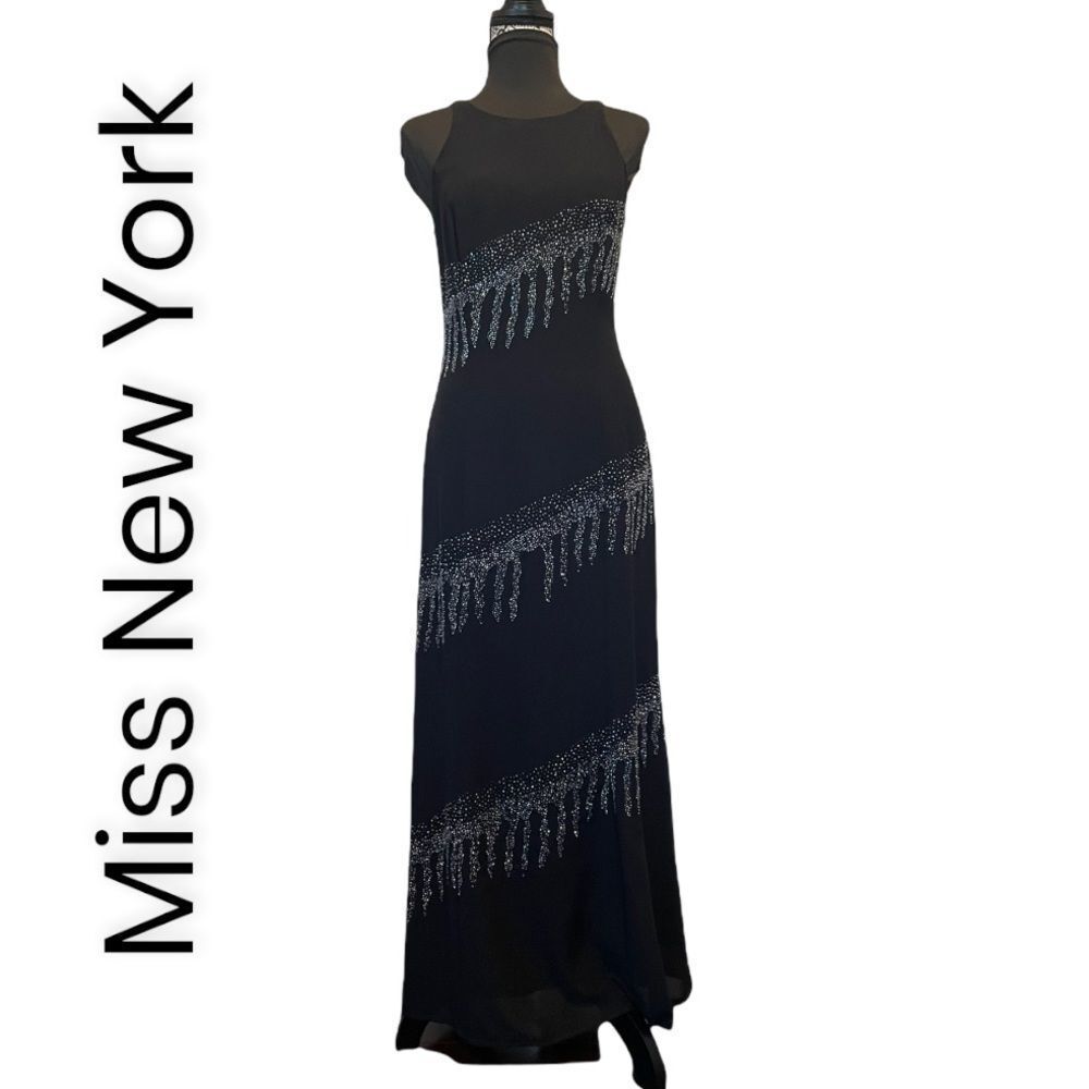 Sleeveless Formal Dress w/ Shaw